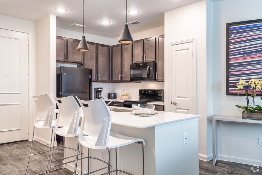 2BR, 1BA - 966SF - McKee City Living