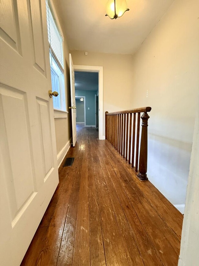 Building Photo - 124 W Hamburg St