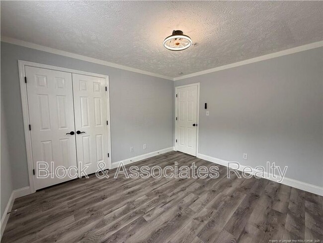 Building Photo - 392 Bubble Creek Ct