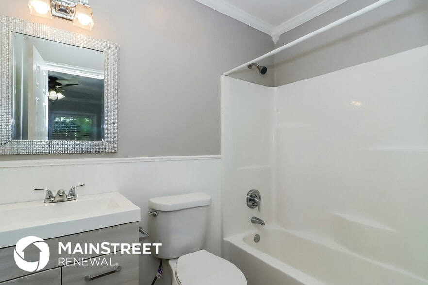 Building Photo - 1303 Bellingham Dr