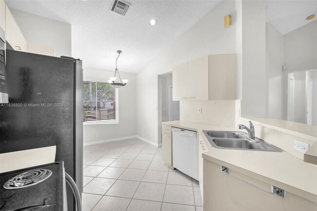 Building Photo - 1617 Zenith Way