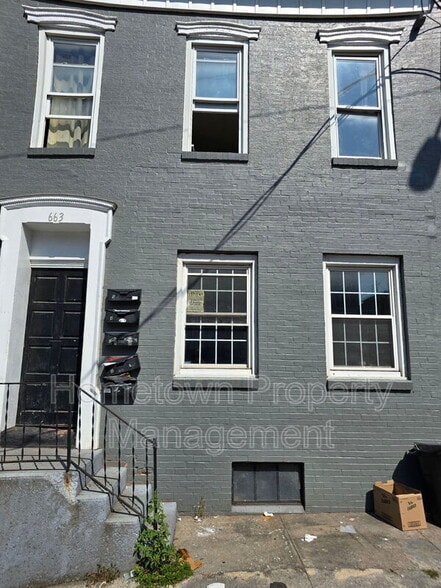Building Photo - 663 E Market St