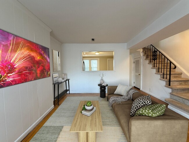 Building Photo - 7 Whitman Ave