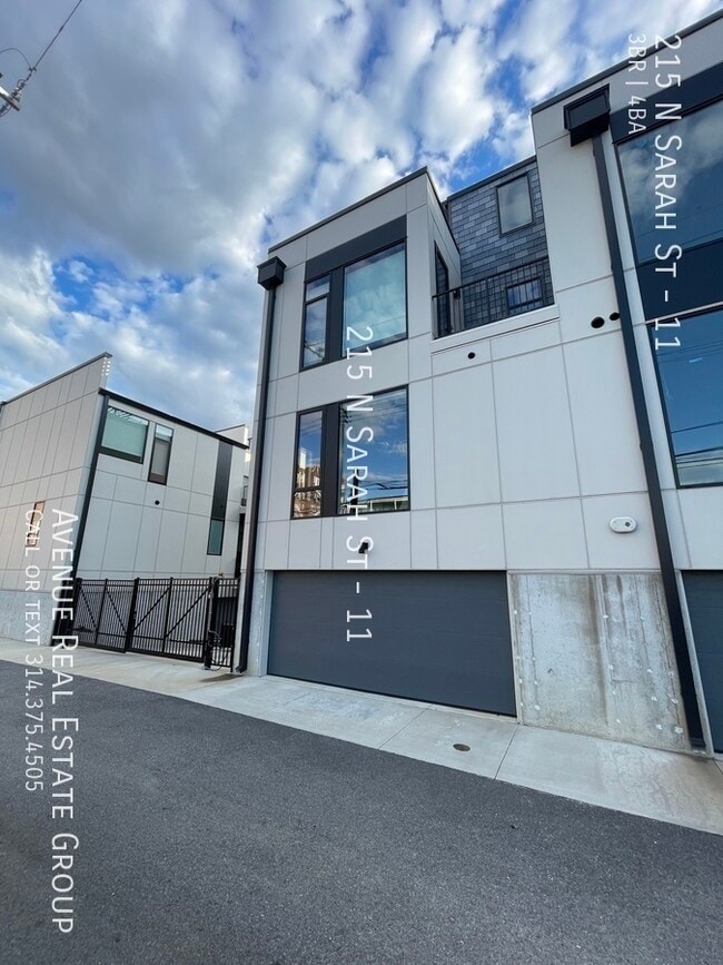 Building Photo - 215 N Sarah St