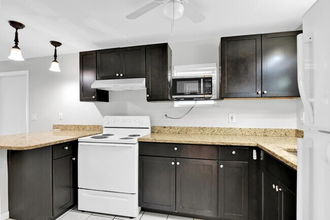 Building Photo - 817 N J St