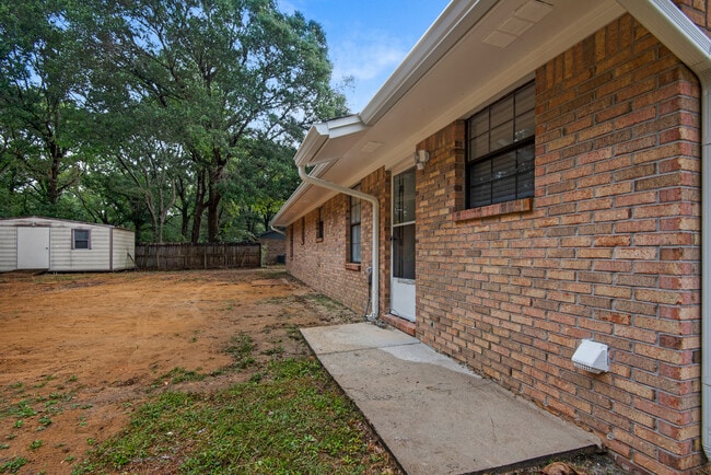 Building Photo - 6572 Bass Ln