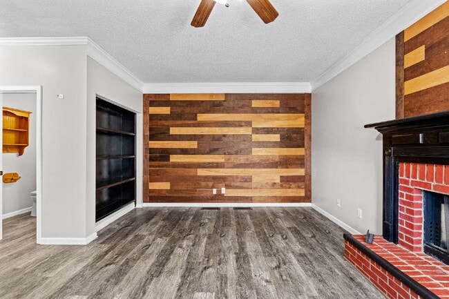 Building Photo - Three Bedroom Rental directly next to Arnall Middle School