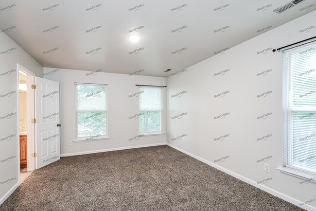 Building Photo - 441 Woodbine Ct