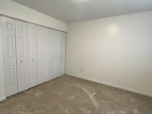 Building Photo - 6005 Tall Tree Ln
