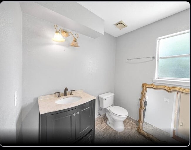 Building Photo - 13014 Skymeadow Dr