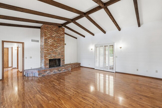 Building Photo - 1003 E Calle Monte Vista