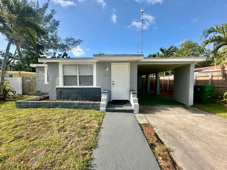 Building Photo - 6034 SW 39th St