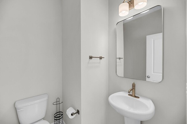 Building Photo - Beautiful 3 bedroom 2.5 bathroom two story home available in North Charleston!
