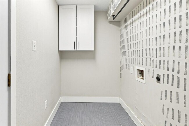 Building Photo - 12713 Rhea Ct