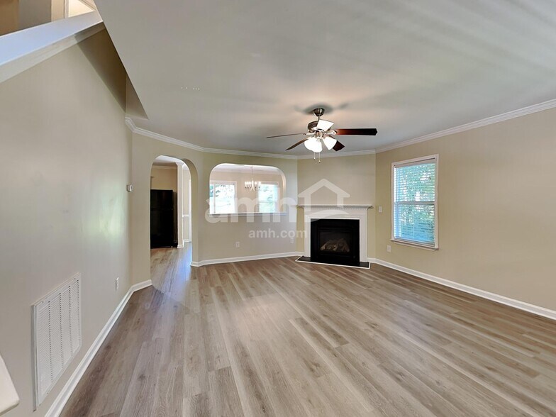 Building Photo - 111 Chadford Pl
