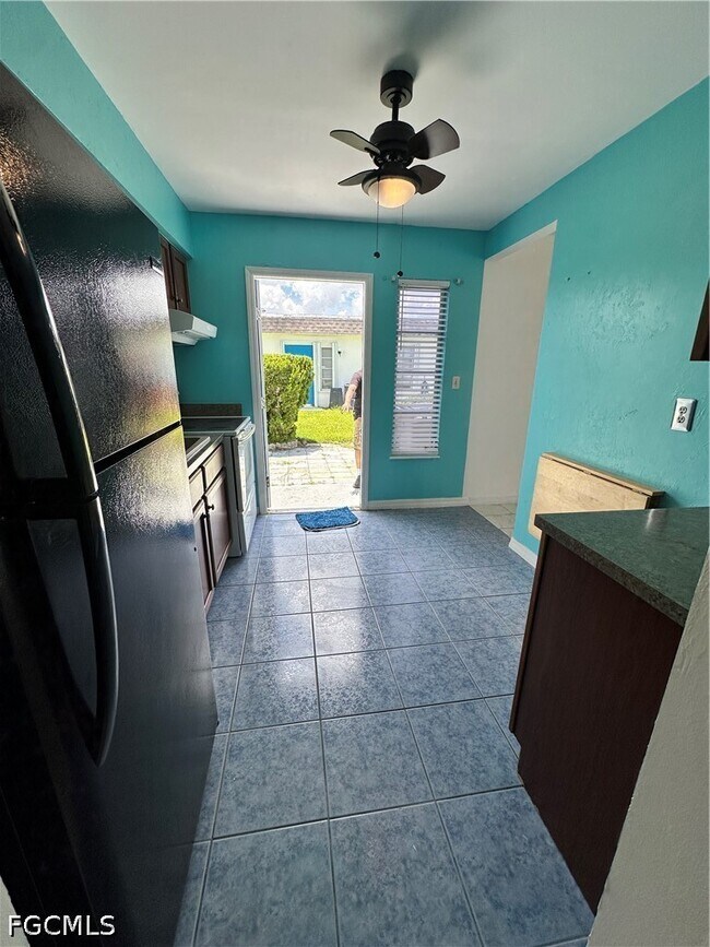 Building Photo - 10 Tangerine Ct