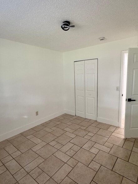 Building Photo - 725 Northlake Blvd