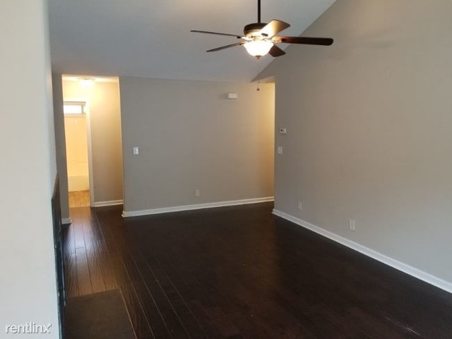 Building Photo - 3 br, 2 bath House - 210 Bradstone Cir