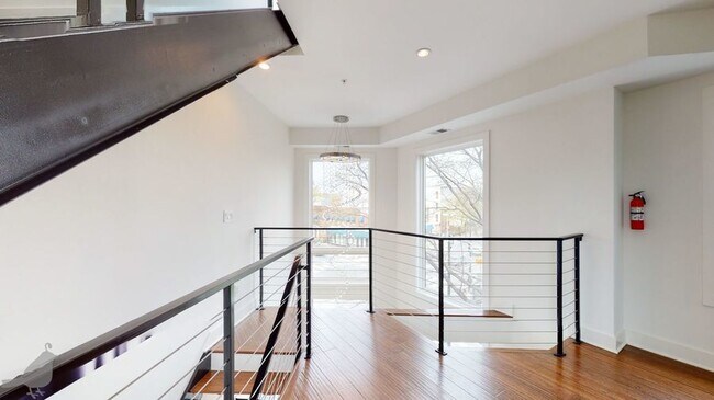 Building Photo - 1103 9th St NE