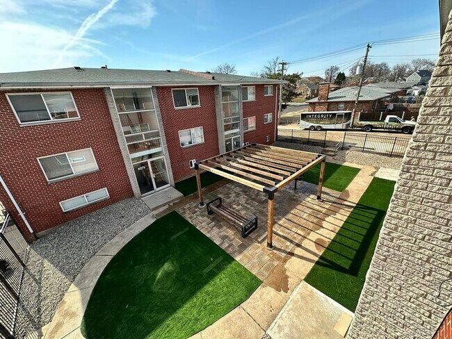Building Photo - 6265 Gravois Ave