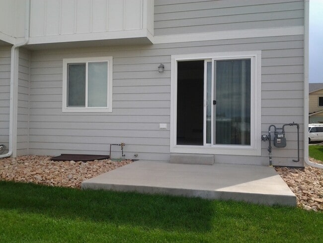 Building Photo - Fantastic Townhome in Wellington