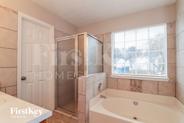 Building Photo - 3010 Scepter Dr