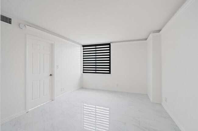 Building Photo - 3525 Sage Rd