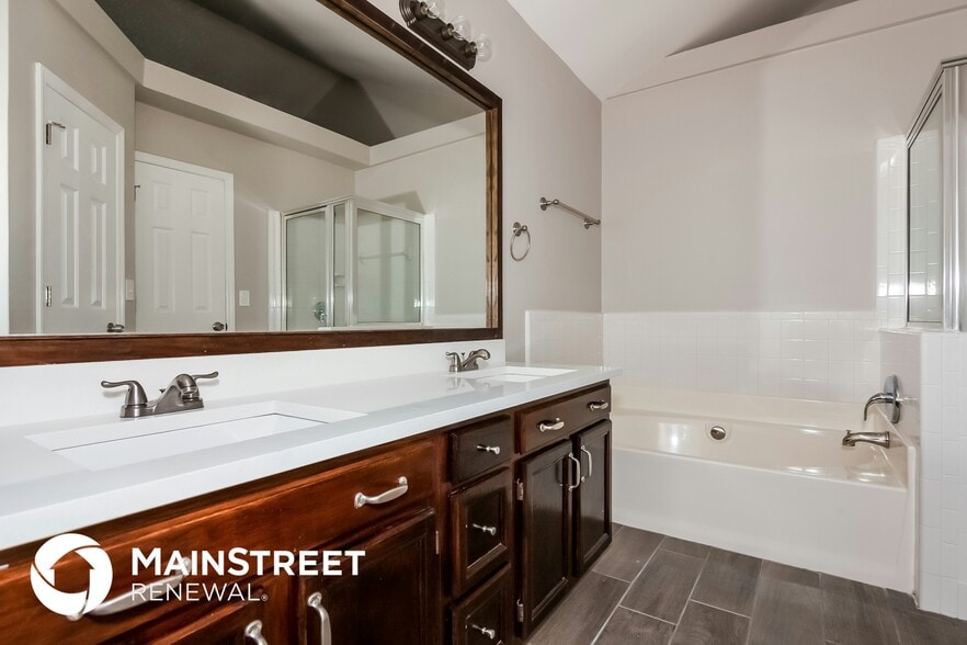 Building Photo - 2316 Torrington Ln