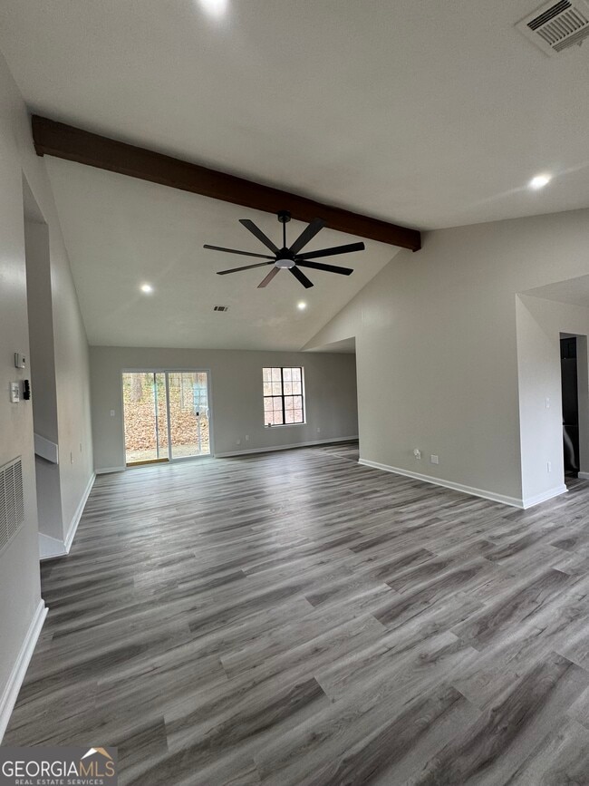 Building Photo - 3821 River Rd