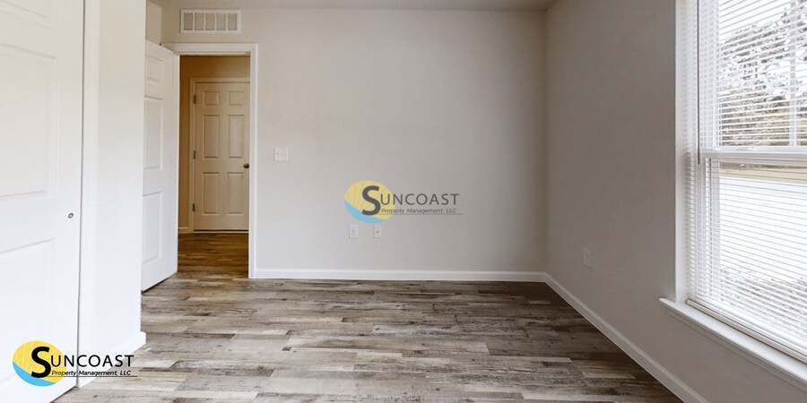 Building Photo - 24 Raintree Pl