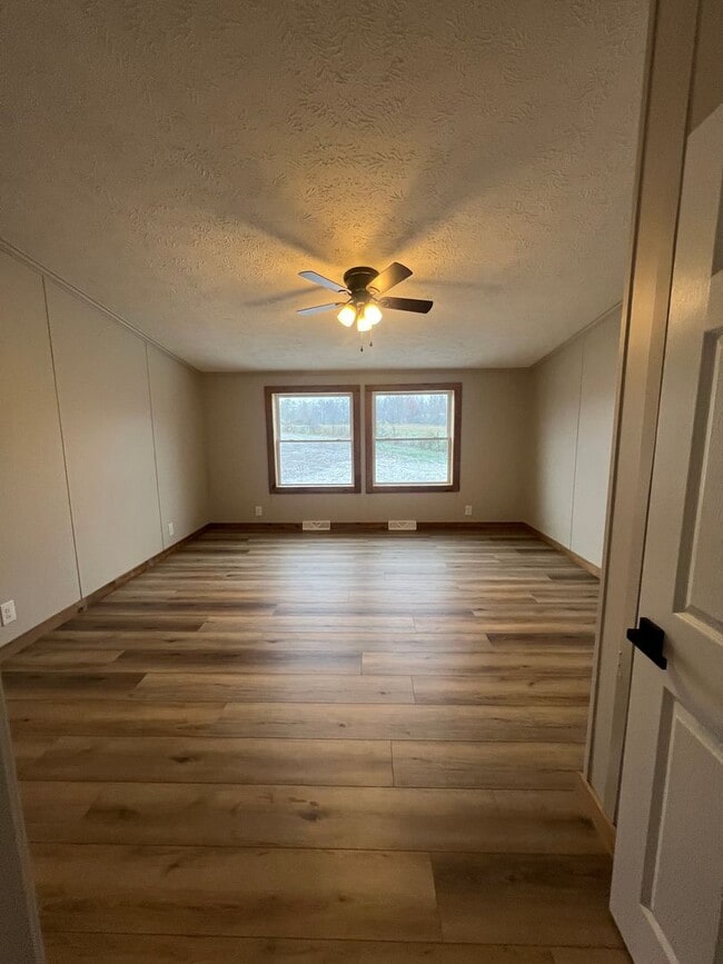 Building Photo - Peaceful Country Living on 1.4 Acres Beautifully Remodeled 3 Bed / 2 Bath Home on Ficklin Road