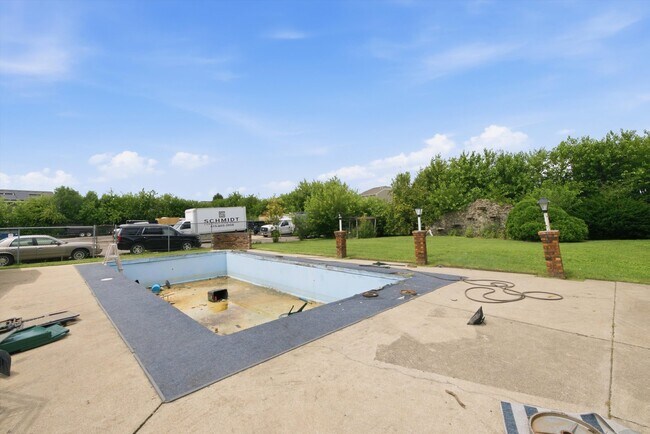 Building Photo - 24134 IL-53