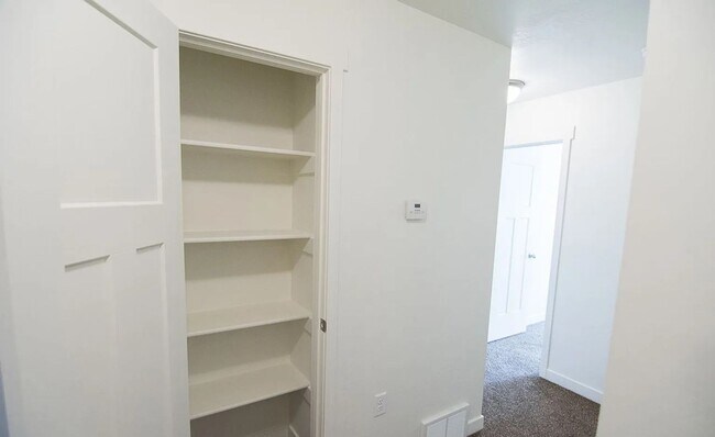 Building Photo - 795 E 500 S