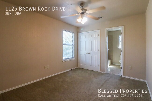 Building Photo - 1125 Brown Rock Dr