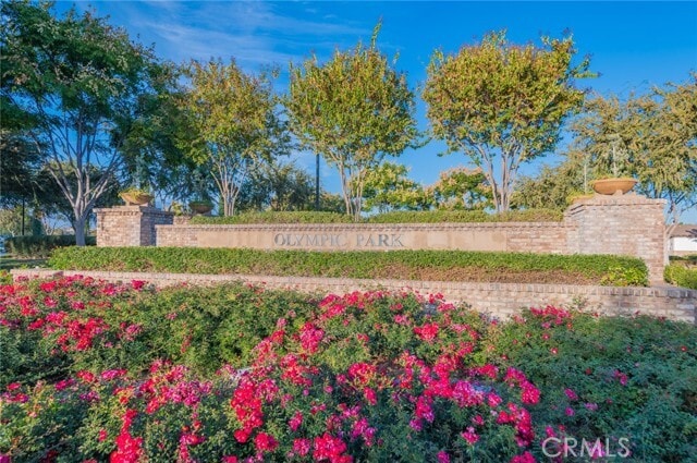 Building Photo - 6248 Desales St