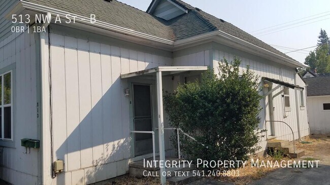 Primary Photo - 513 NW A St