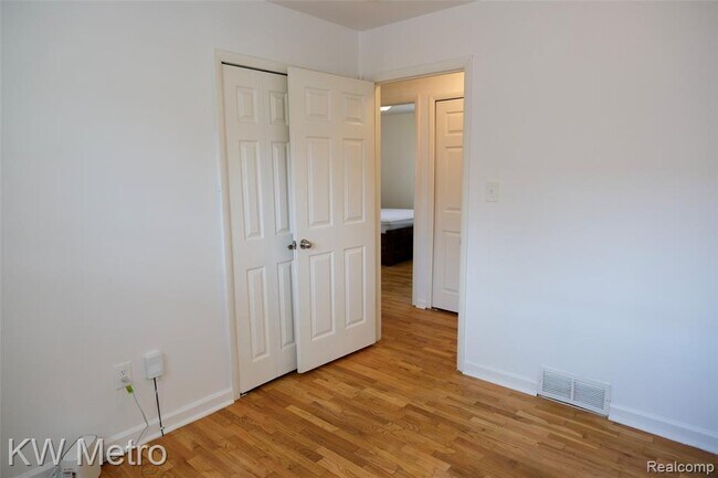 Building Photo - 1205 Alvin St