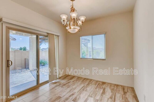 Building Photo - 325 E Kona Dr