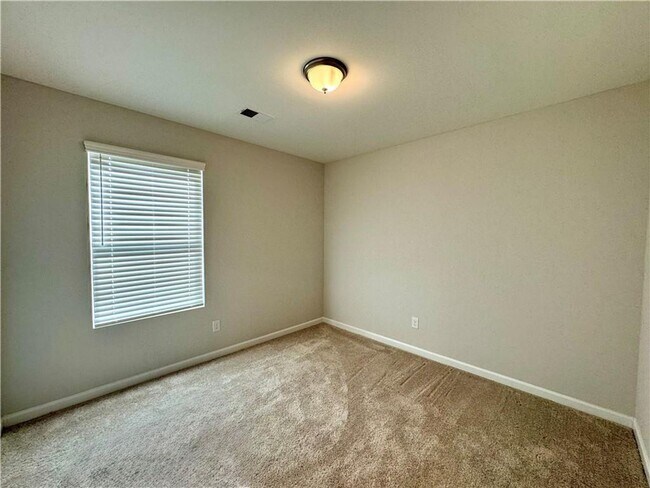 Building Photo - Beautiful Townhome Located at The Borough at Wyndham South!