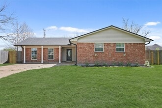 Building Photo - 303 Rachael Ln