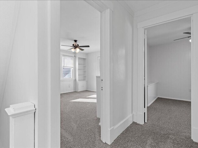 Building Photo - Updated 2 Bed, 1.5 Bath Home in Carrick For Rent – Move-In Ready