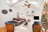 Building Photo - 5 White Way