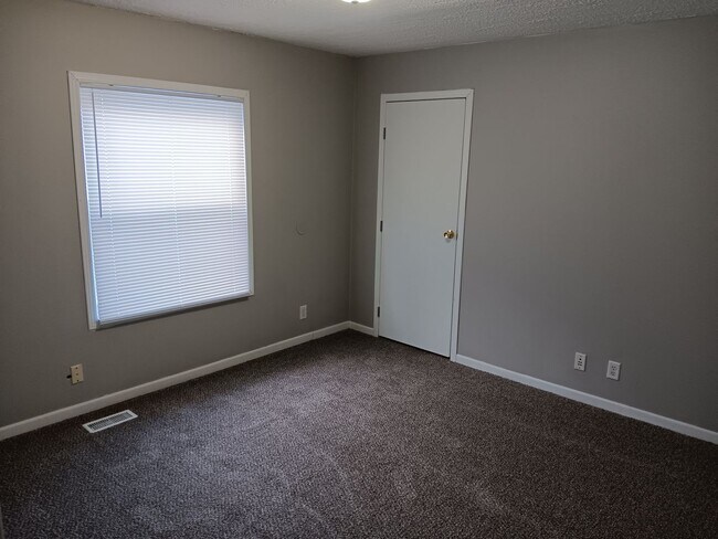 Building Photo - For Rent - Four-Bedroom Two-Bathroom Home Available NOW!