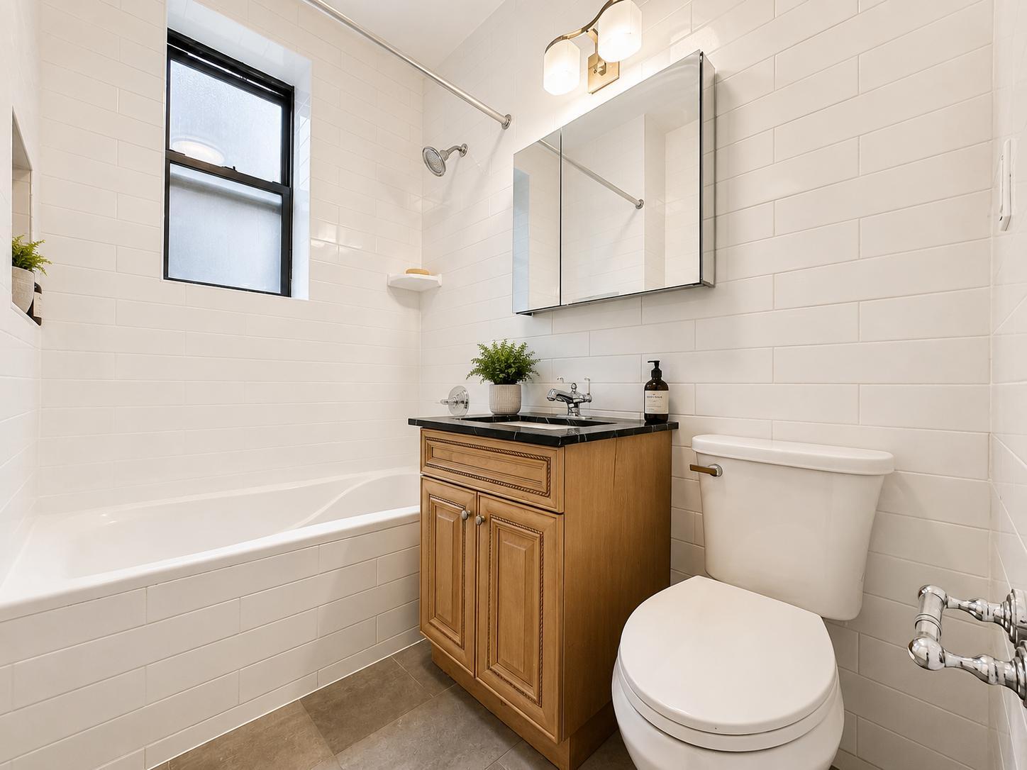 Building Photo - 605 W 137th St