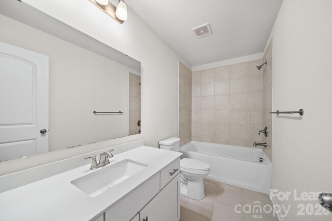 Building Photo - 410 Kenwood Vw