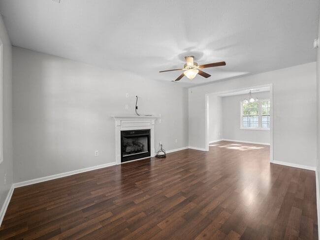 Building Photo - Welcome to Clymer Court!