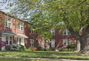 Primary Photo - Colonial Village West