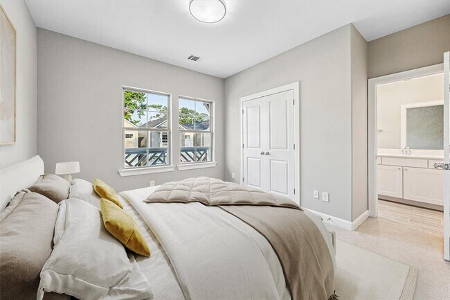 Building Photo - 804 Dawn Meadows Dr
