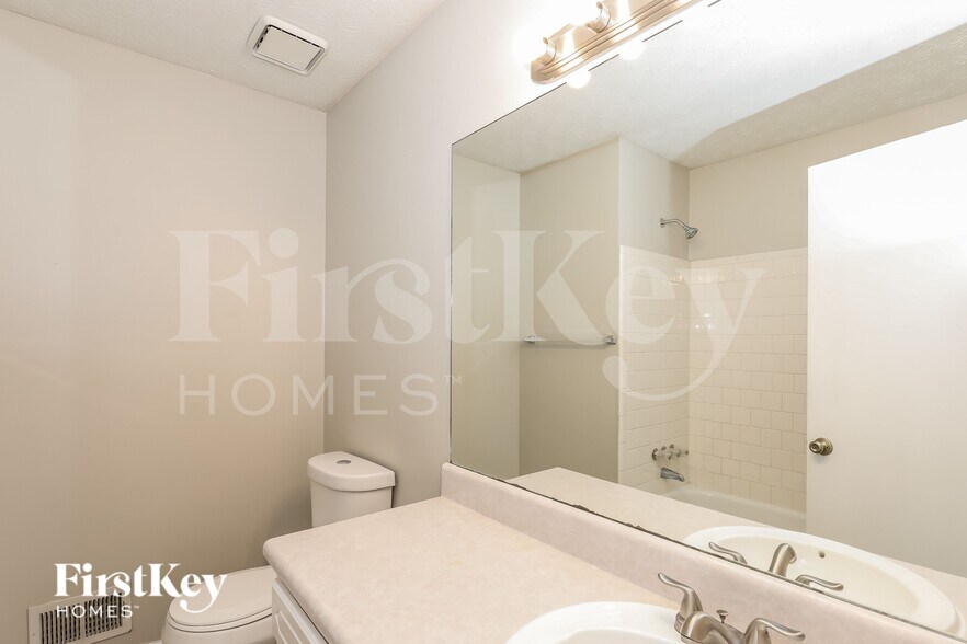 Building Photo - 10485 Ace Ct