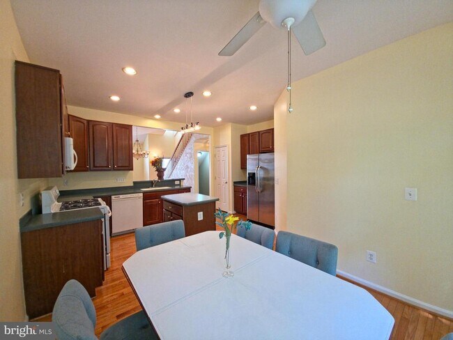 Building Photo - 20875 Killawog Terrace